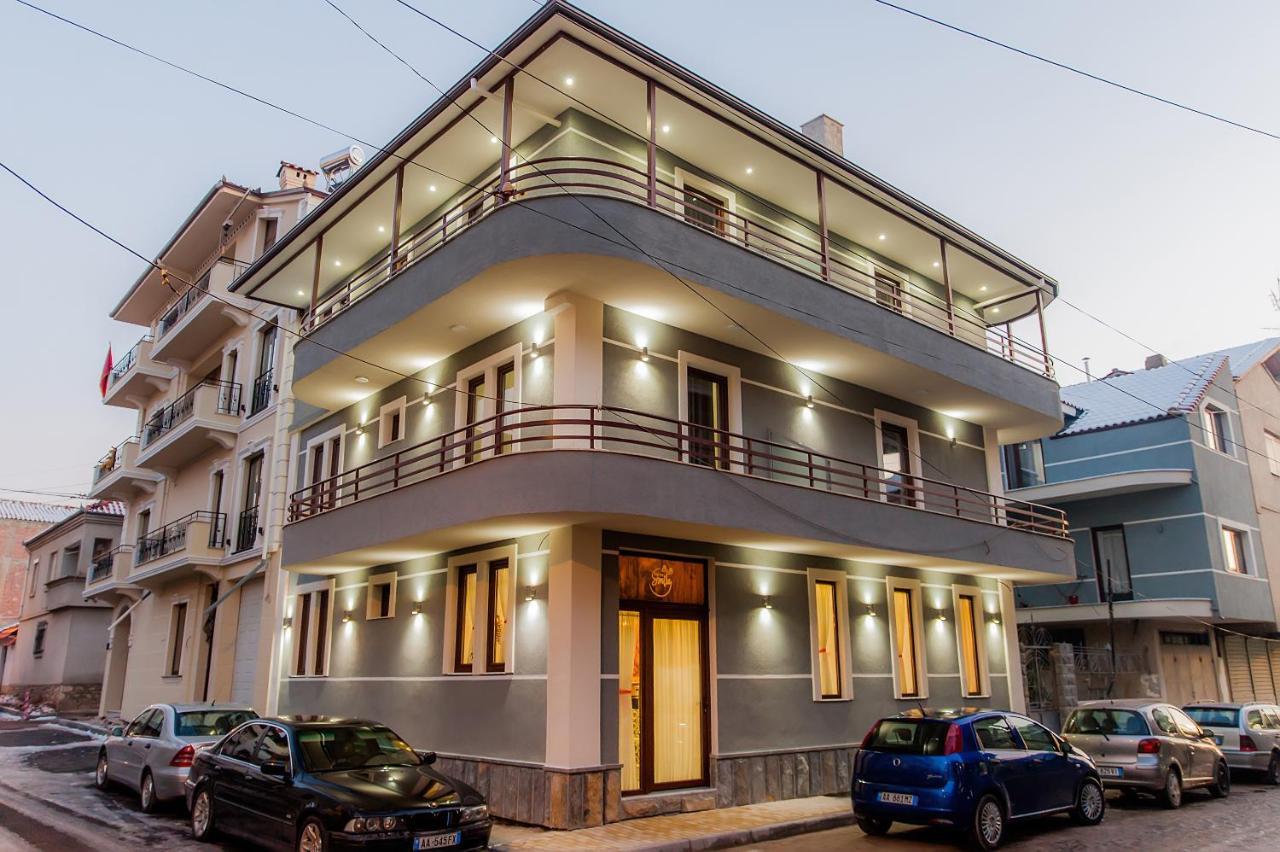 Korcasmilehotel Exterior foto